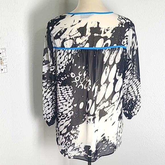 a.n.a. Black & White Patterned Sheer Top with Blue Trim,Ties at Waist Size Small - Picture 6 of 9